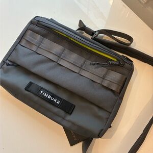 Timbuk2 Agent Crossbody Bag in Charcoal and Black